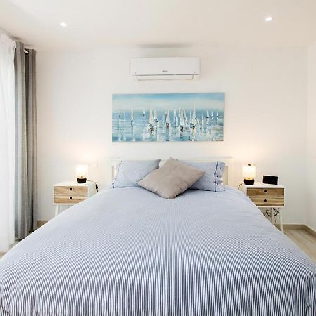 Perfectly Located Beachside Apartment In Elviria Марбелья Екстер'єр фото