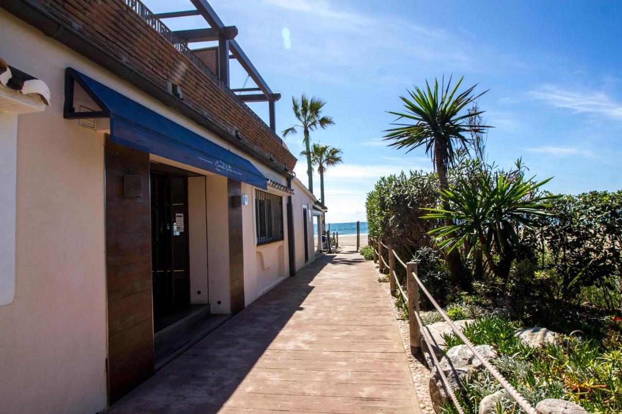 Perfectly Located Beachside Apartment In Elviria Марбелья Екстер'єр фото