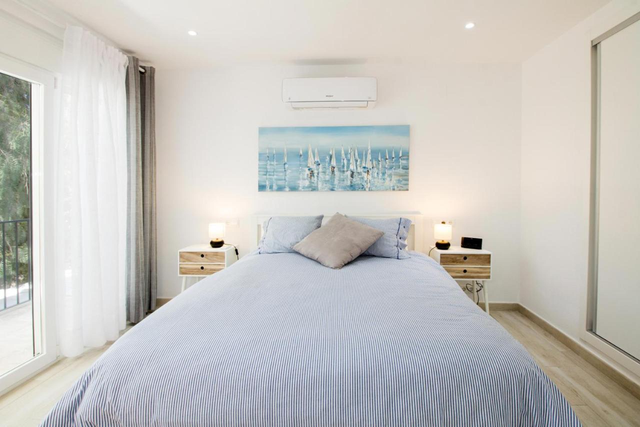 Perfectly Located Beachside Apartment In Elviria Марбелья Екстер'єр фото