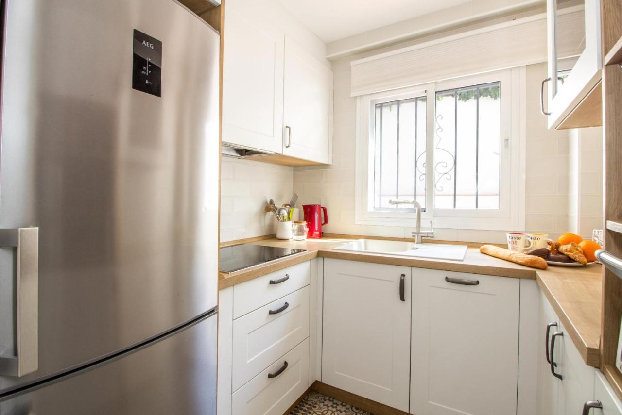 Perfectly Located Beachside Apartment In Elviria Марбелья Екстер'єр фото